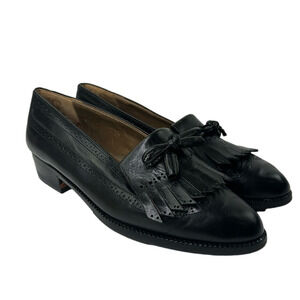 Calderone Women's black leather oxfords
